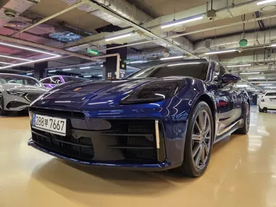 Porsche Panamera 2025, 10600 км, за 115795.05 USD