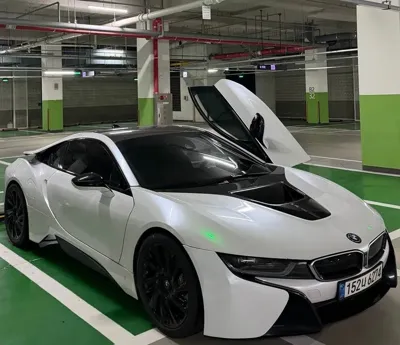 BMW i8 · 2015 год