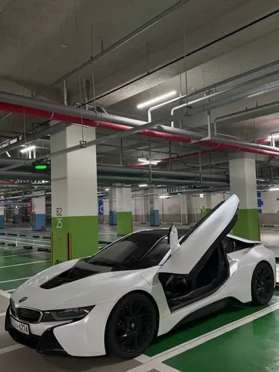 BMW i8 2015, 168000 км, за 33051.32 USD