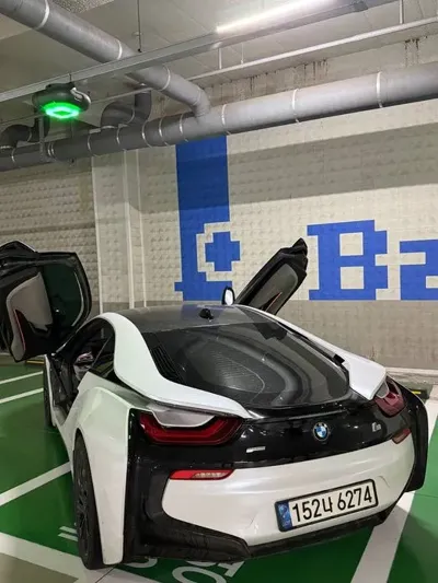 BMW i8 2015, 168000 км, за 33051.32 USD