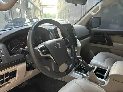 Toyota Land Cruiser 2020, 70000 км, за 69078.85 USD