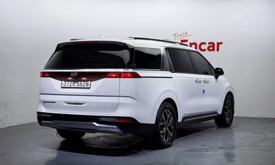 Kia Canival 2021, 95201 км, за 16931.61 USD