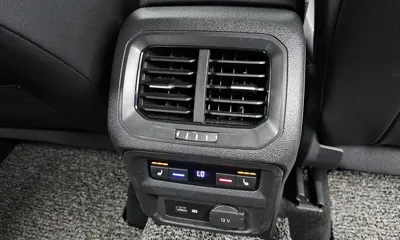 Volkswagen Tiguan 2020, 74656 км, за 14295 USD - фото 19