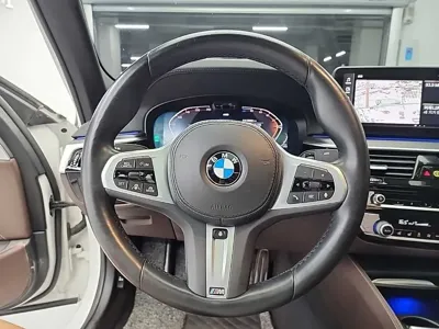 BMW 5-Series 2023, 59601 км, за 26913.48 USD - фото 9