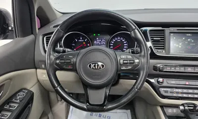 Kia Canival 2015, 153041 км, за 5382.7 USD - фото 13