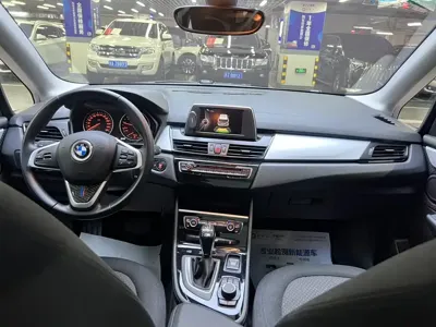 BMW 2 Series Active Tourer 2017, 91000 км, за 6453.6 USD