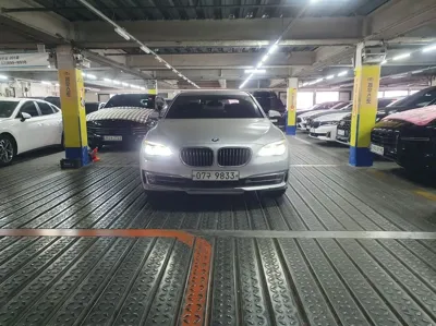 BMW 7-Series · 2015 год