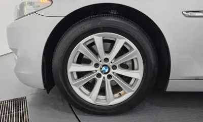BMW 5-Series 2011, 56641 км, за 5732.9 USD
