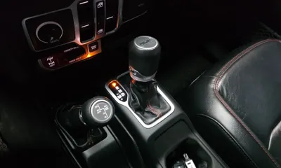 Jeep Wrangler 2019, 94299 км, за 21662.07 USD - фото 9