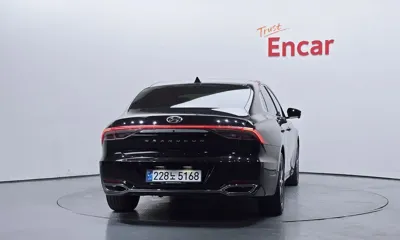 Hyundai Grandeur 2022, 32437 км, за 17785.03 USD