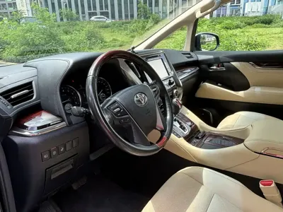 Toyota Alphard 2018, 100000 км, за 54266.16 USD