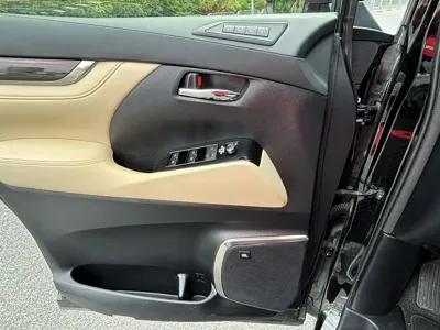 Toyota Alphard 2018, 100000 км, за 54266.16 USD - фото 19