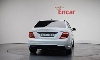 Mercedes-Benz C-Class 2014, 114837 км, за 4162.54 USD