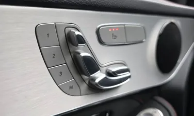 Mercedes-Benz GLC-Class 2022, 44665 км, за 31836.68 USD - фото 29