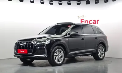 Audi Q7 · 2021 год