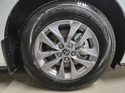 Toyota Sienna 2025, 7407 км, за 42839.48 USD