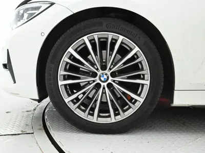 BMW 3-Series 2021, 55982 км, за 18136.9 USD