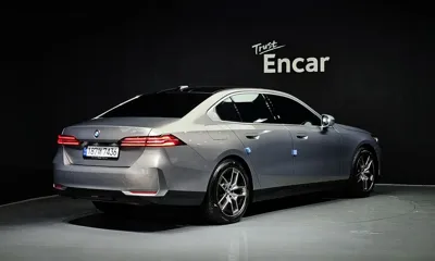 BMW 5-Series 2025, 22884 км, за 35749.16 USD