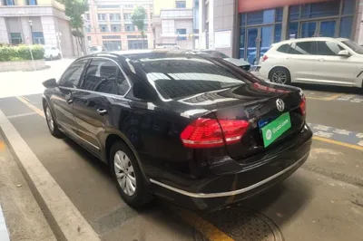 Volkswagen Passat 2015, 157900 км, за 7109 USD