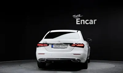 Mercedes-Benz E-Class 2023, 17987 км, за 28145.67 USD