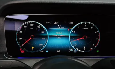 Mercedes-Benz E-Class 2023, 17987 км, за 28145.67 USD - фото 8