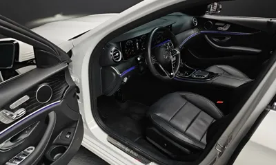 Mercedes-Benz E-Class 2023, 17987 км, за 28145.67 USD - фото 11