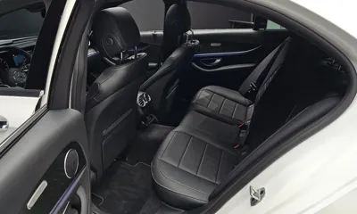 Mercedes-Benz E-Class 2023, 17987 км, за 28145.67 USD - фото 12