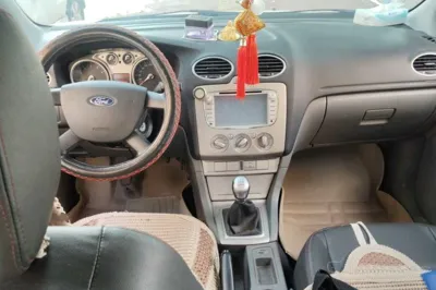 Ford Focus 2013, 29300 км, за 3231 USD - фото 10