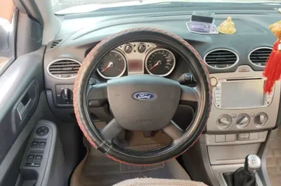 Ford Focus 2013, 29300 км, за 3231 USD - фото 11
