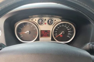 Ford Focus 2013, 29300 км, за 3231 USD - фото 12