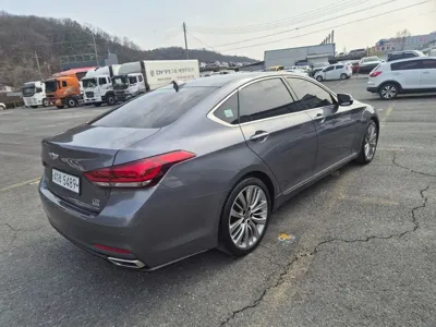 Hyundai Genesis 2015, 151106 км, за 5684.83 USD
