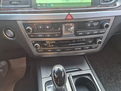 Hyundai Genesis 2015, 151106 км, за 5684.83 USD - фото 20