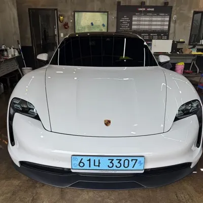 Porsche Taycan 2021, 58500 км, за 60586.35 USD