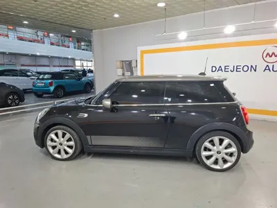 MINI Cooper 2020, 16006 км, за 15601.63 USD
