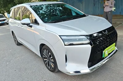 Wuling Wuling Starlight 730 2025, 11500 км, за 15975 USD
