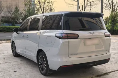 Wuling Wuling Starlight 730 2025, 11500 км, за 15975 USD - фото 17