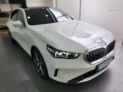 BMW 5-Series 2025, 2200 км, за 20728.46 USD