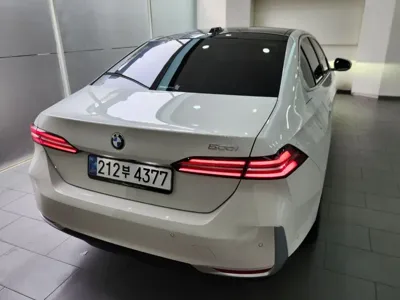 BMW 5-Series 2025, 2200 км, за 20728.46 USD