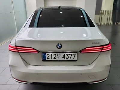 BMW 5-Series 2025, 2200 км, за 20728.46 USD