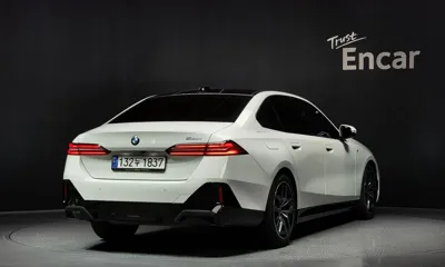BMW 5-Series 2024, 7219 км, за 39006.59 USD
