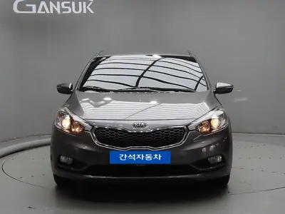 Kia K3 2015, 91428 км, за 2930.26 USD