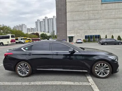 Hyundai Genesis 2016, 232899 км, за 5374.6 USD
