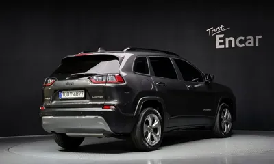 Jeep Cherokee 2022, 30760 км, за 13794 USD