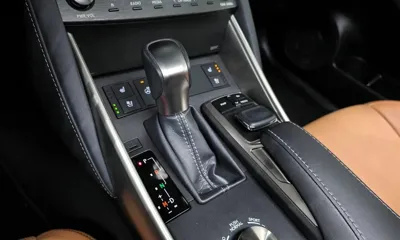 Lexus IS 2019, 66795 км, за 15592.99 USD - фото 9