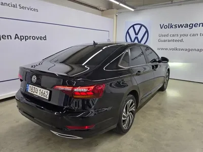 Volkswagen Jetta 2021, 57317 км, за 17001.44 USD