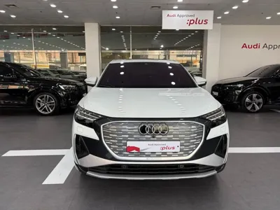 Audi Q4 e-tron 2026, 1199 км, за 33153.47 USD
