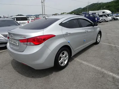 Hyundai Avante 2012, 119000 км, за 2593.77 USD