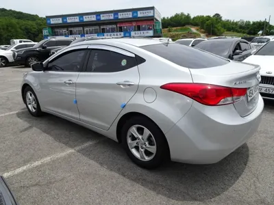 Hyundai Avante 2012, 119000 км, за 2593.77 USD