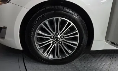 Kia K7 2015, 157723 км, за 4030.42 USD