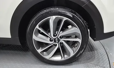 Kia Niro 2017, 107052 км, за 9230.97 USD - фото 21